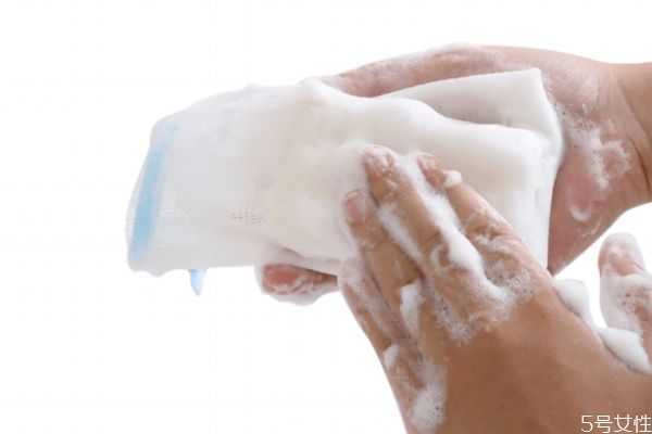 洗面奶要用起泡网吗?用起泡网和不用有什么区别 洗面奶要用起泡网吗?用起泡网和不用有什么区别