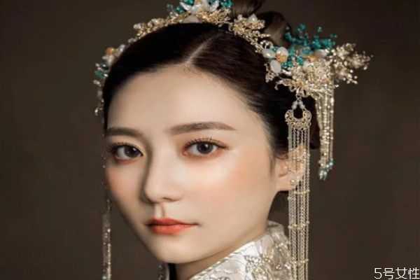 新娘适合什么眼影?适合新娘妆的眼影 新娘适合什么眼影?适合新娘妆的眼影