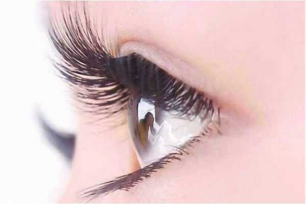 睫毛会越剪越长吗