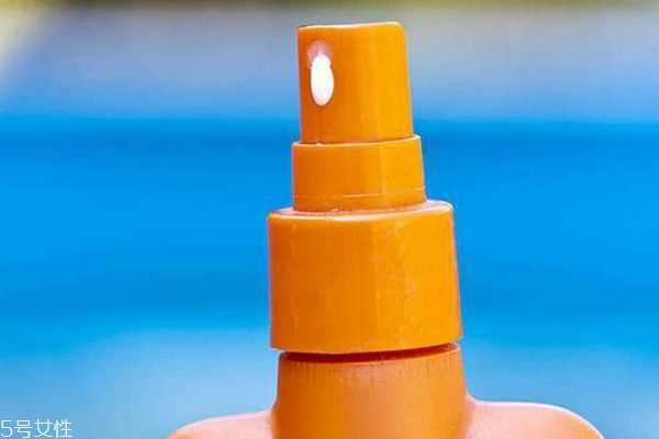 防晒霜呛眼睛怎么办 防晒霜呛眼睛怎么办
