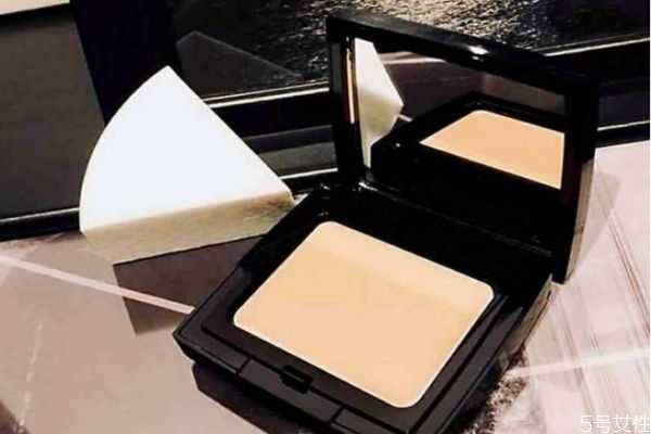 无痕粉底膏怎么涂?无痕粉底膏有什么作用 无痕粉底膏怎么涂?无痕粉底膏有什么作用