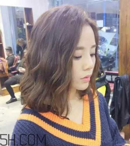 女生齐肩烫发图片大全