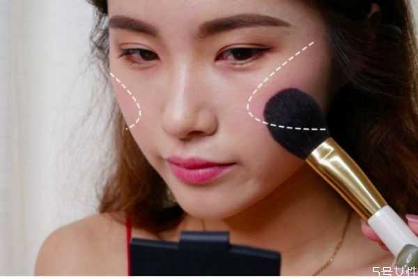 口红当腮红有害处吗？为什么口红不能当腮红