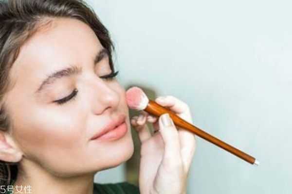 先抹隔离还是先抹bb霜?先擦隔离还是bb 先抹隔离还是先抹bb霜?先擦隔离还是bb