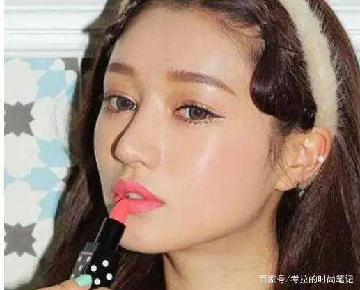 口红怎么选择适合自己的颜色 口红怎么选择适合自己的颜色