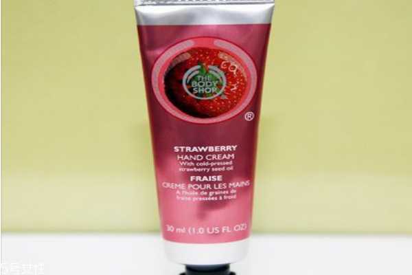 夏天可以涂护手霜吗 夏天可以涂护手霜吗