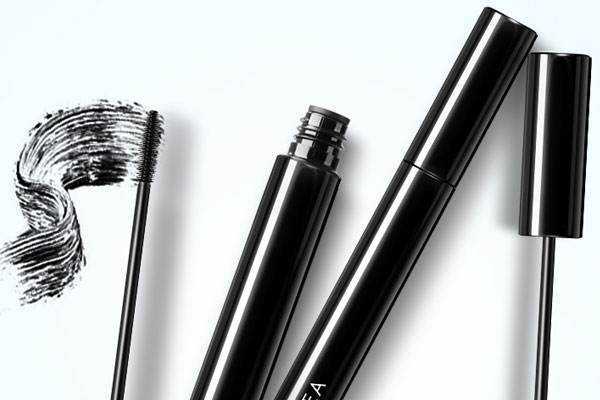 睫毛膏如何卸妆？睫毛膏如何卸得干净