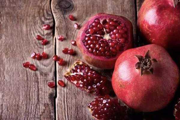 红石榴对皮肤有什么用 红石榴对皮肤有什么用