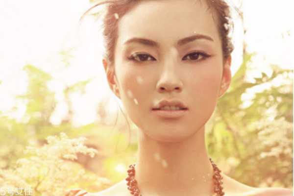 美白产品都含铅汞吗