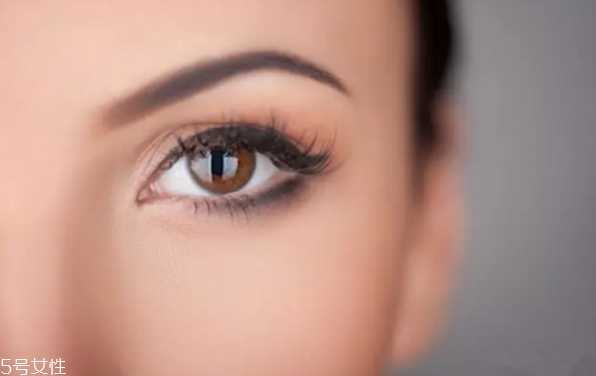 去眼部皱纹最好的方法