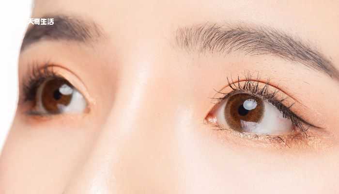 眼霜一般什么时候用 眼霜一般什么时候用
