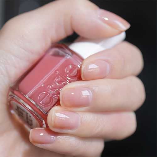 指甲油长时间不用会干吗 指甲油长时间不用会干吗