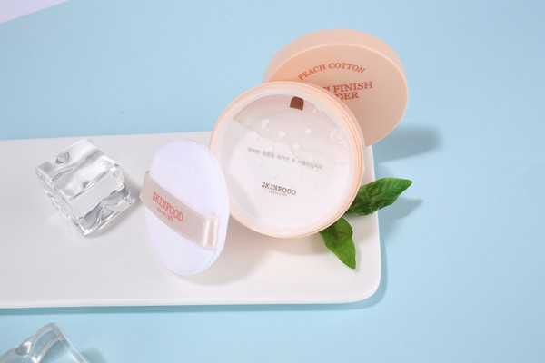 散粉能不能直接涂脸上 散粉能不能直接涂脸上