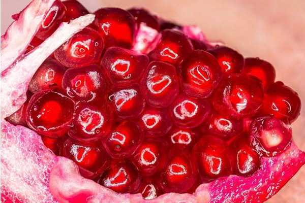 红石榴对皮肤有什么用 红石榴对皮肤有什么用