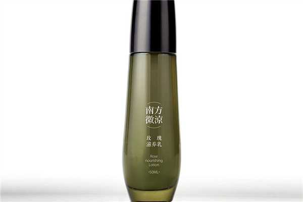 乳液是拍还是抹效果好？乳液正确涂抹方法