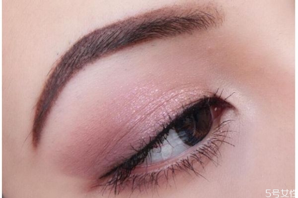 藕粉色眼妆怎么画？怎么画藕粉色眼妆好看