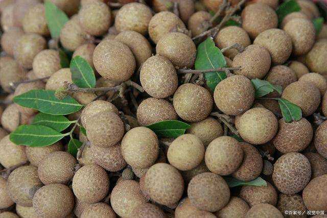 想要告别“黄脸婆”？少碰三物，多吃四果