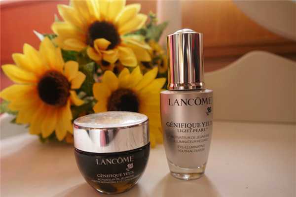 眼部精华一次用量多少？眼部精华一天用几次