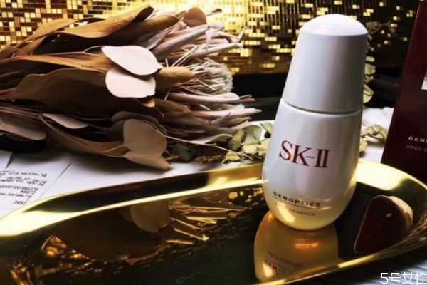 sk2小灯泡有哪些功效?sk2小灯泡可以白天用吗 sk2小灯泡有哪些功效?sk2小灯泡可以白天用吗