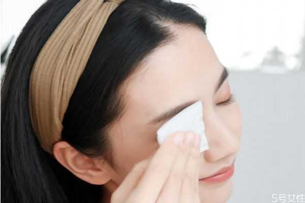 如何卸除眼唇妆容?怎样卸妆干净 如何卸除眼唇妆容?怎样卸妆干净