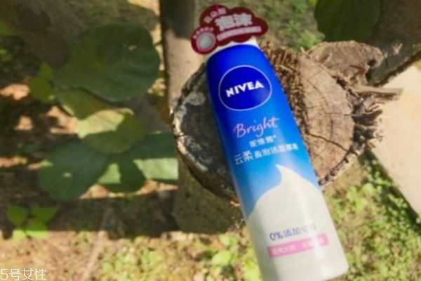 妮维雅洁面慕斯好用吗