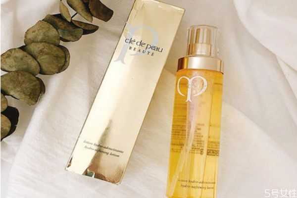 cpb的化妆水好用吗？cpb化妆水滋润和清爽哪个好用