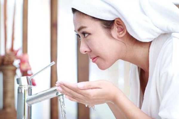 甲硝唑凝胶祛黑头用法 甲硝唑凝胶祛黑头用法