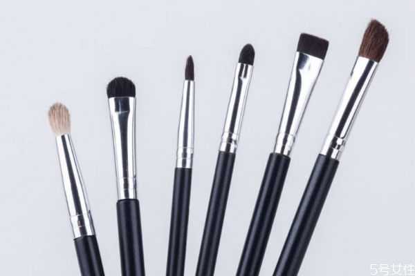 一套化妆刷可以用多少年