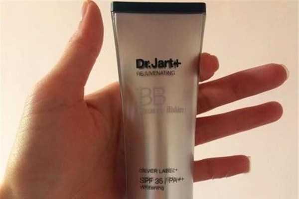 怎么涂bb霜比较自然?涂完bb霜后涂什么 怎么涂bb霜比较自然?涂完bb霜后涂什么