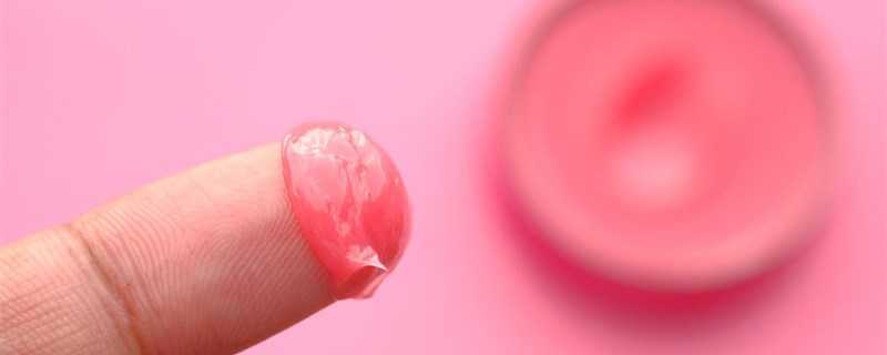 凡士林可以去黑头吗 凡士林可以去黑头吗