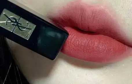 2024圣罗兰口红最火的色号 这三款口红显白还百搭 2024圣罗兰口红最火的色号 这三款口红显白还百搭