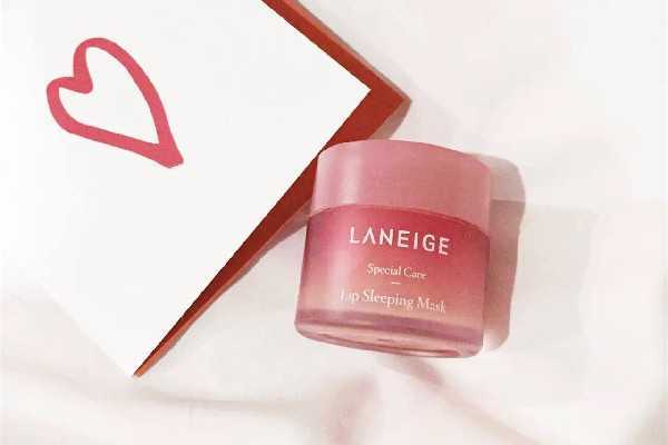 唇膜涂完可以涂口红吗 唇膜涂完可以涂口红吗