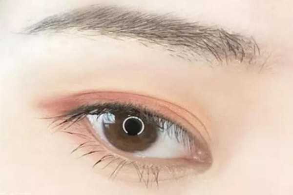 肿泡眼适合什么颜色的眼影 肿泡眼怎么画眼影好看