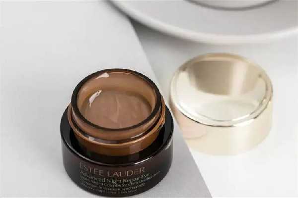 眼霜要经常换牌子使用吗 眼霜要经常换牌子使用吗