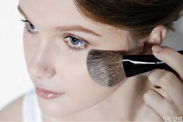 冬天化妆需要定妆吗？