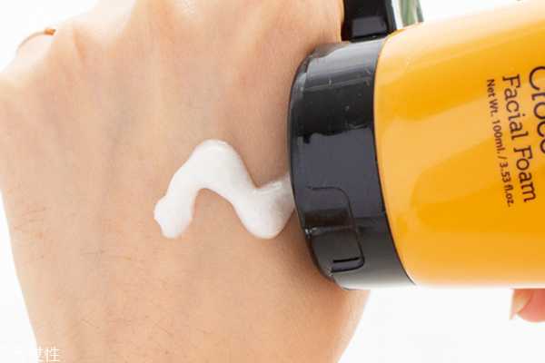 秋冬用什么洗面奶好 溶剂型洗面奶了解一下