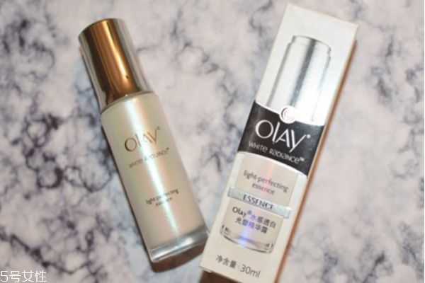 淡斑小白瓶白天能用吗