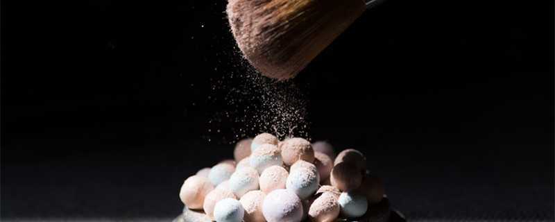 不化妆可以用散粉吗