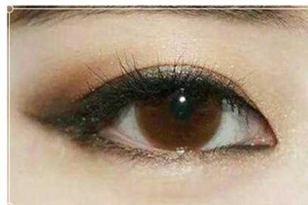 肿泡眼画什么颜色眼影好看？ 适合肿泡眼画的眼影推荐