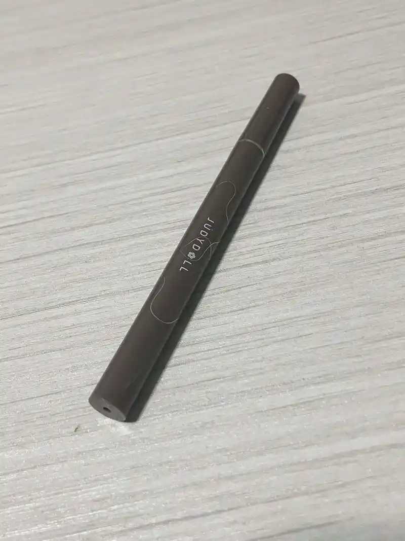 眼线笔掉渣是怎么回事