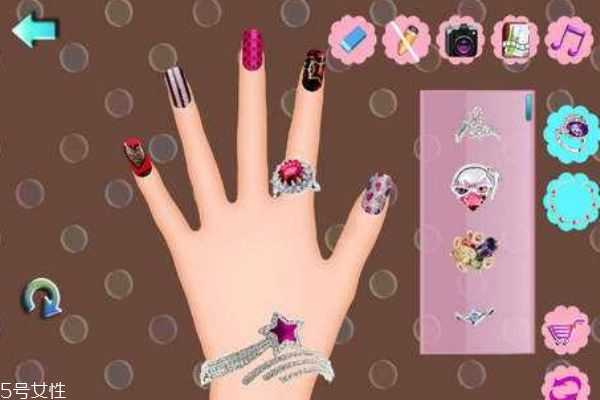 有什么适合夏季的指甲油颜色？指甲的形状有哪些