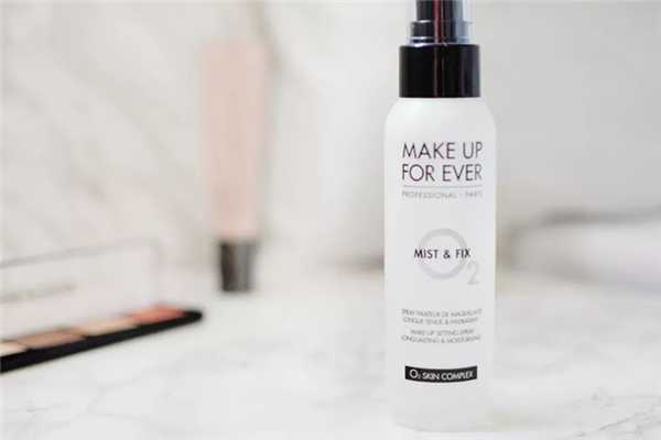 定妆喷雾和散粉可以一起用吗