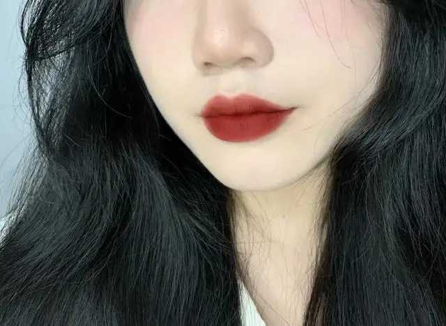 皮肤暗黄涂什么口红好看?来看看你选对了吗 皮肤暗黄涂什么口红好看?来看看你选对了吗