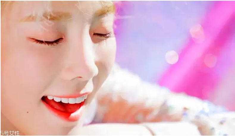 眼妆与唇妆怎么搭配？眼妆的画法