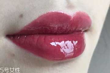 水光唇釉适合什么妆容？