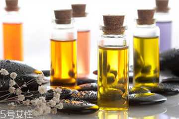 长痘痘可以用精油吗