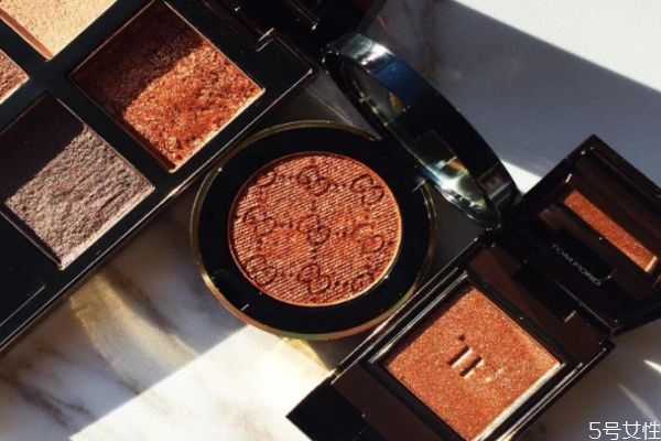 怀孕可以用眼影吗? 怀孕可以用眼影吗?