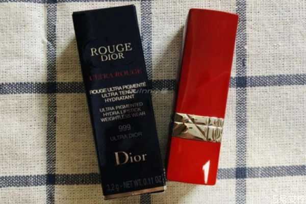 迪奥黑管红管哪个好？迪奥红管和黑管的区别