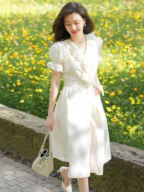 女生怎么锻炼走路有气质？女生走路如何提升自己的气质