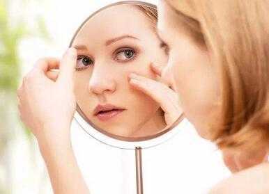 皮肤干燥怎么办 皮肤干燥用什么护肤品好.jpg